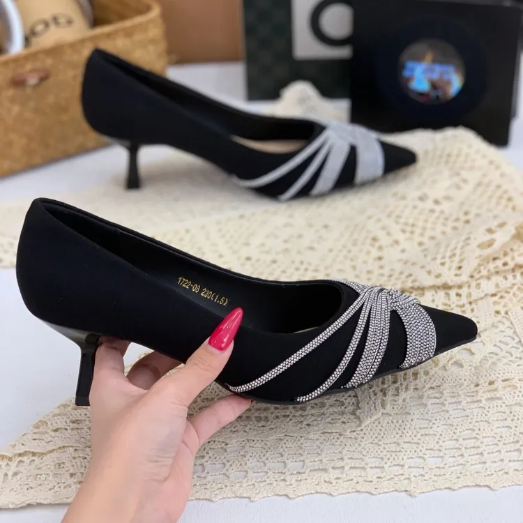 法式尖头水钻高跟鞋女2025秋季新款百搭女款舒适一脚蹬配裙子单鞋