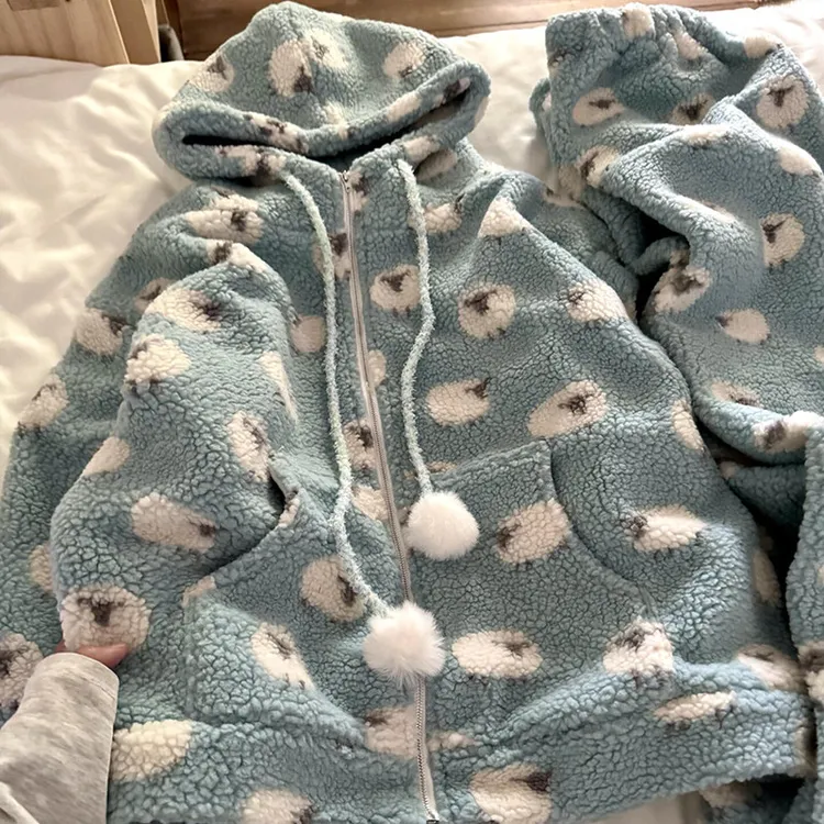 侘町2025年新款蓝绿咩咩小羊双面提花羊羔绒睡衣女冬季长袖家居服