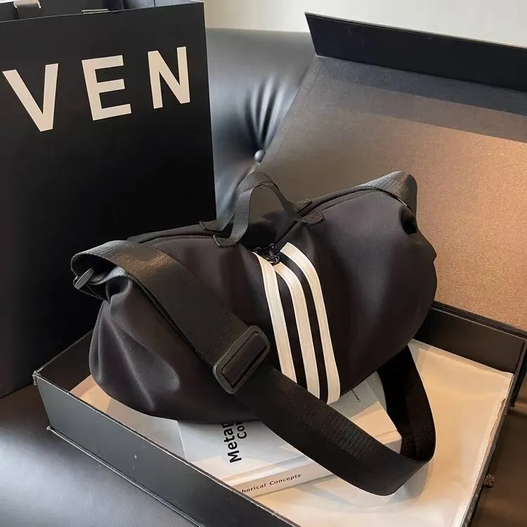 大容量包包新款2024时尚单肩休闲百搭短途旅行斜挎包男女运动