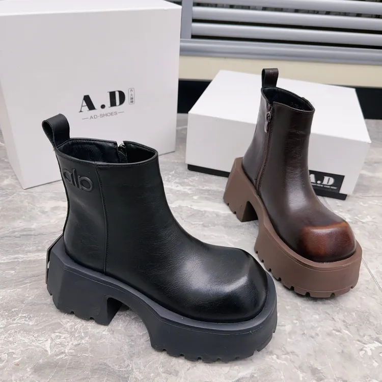 重工超酷鹅头厚底切尔西烟筒靴洋气显腿细新品薄棉马丁靴790-15