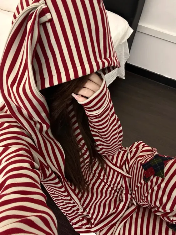 韩版甜酷风红色条纹兔耳连帽卫衣睡衣女秋季款可外穿休闲慵懒套装