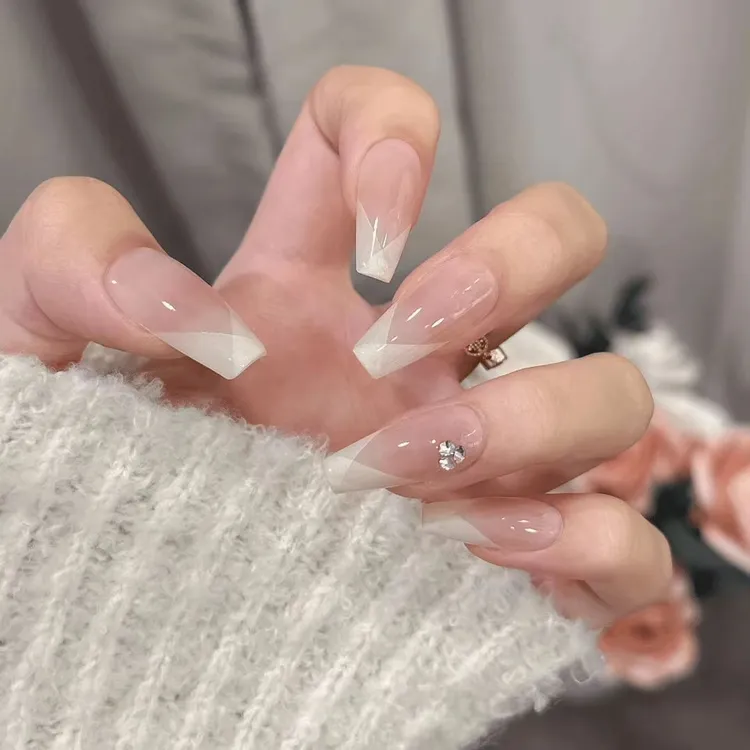 【肉桂烤奶】带钻手工穿戴甲纯欲裸色腮红多层空间法式显白美甲