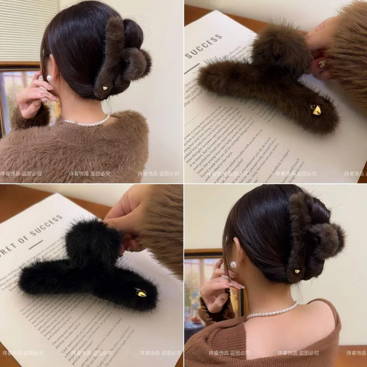 2025秋冬森毛绒绒抓夹发卡女气质简约风鲨鱼夹甜美复古盘发夹