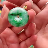 翡翠18K金镶嵌颈饰翡翠