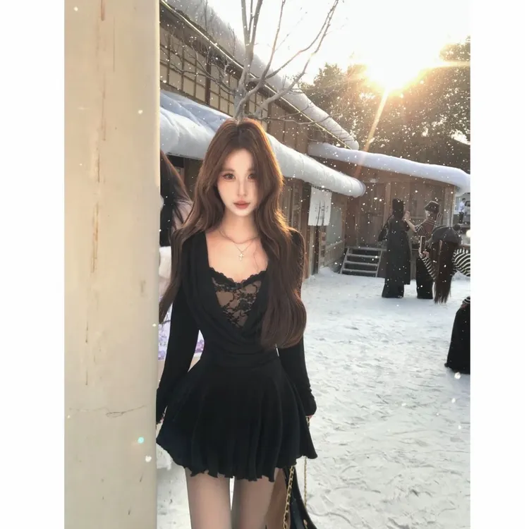 Mejiu蜜九幽夜幻灵蕾丝纯欲小个子法式荷叶摆收腰显瘦黑色连衣裙