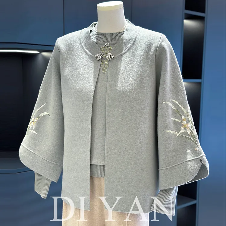 时尚中老年针织衫套装女开衫冬装新款奶奶上衣服大码妈妈装两件套