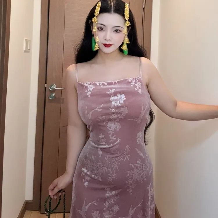 LHMknk1画报夫人原创自制温柔显瘦贵气丝绒收腰吊带连衣裙 粉瑰墨