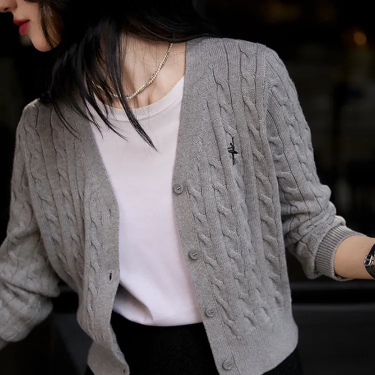 气质时尚麻花针织开衫女2025春季新款薄款绞花V领毛衣外套上衣