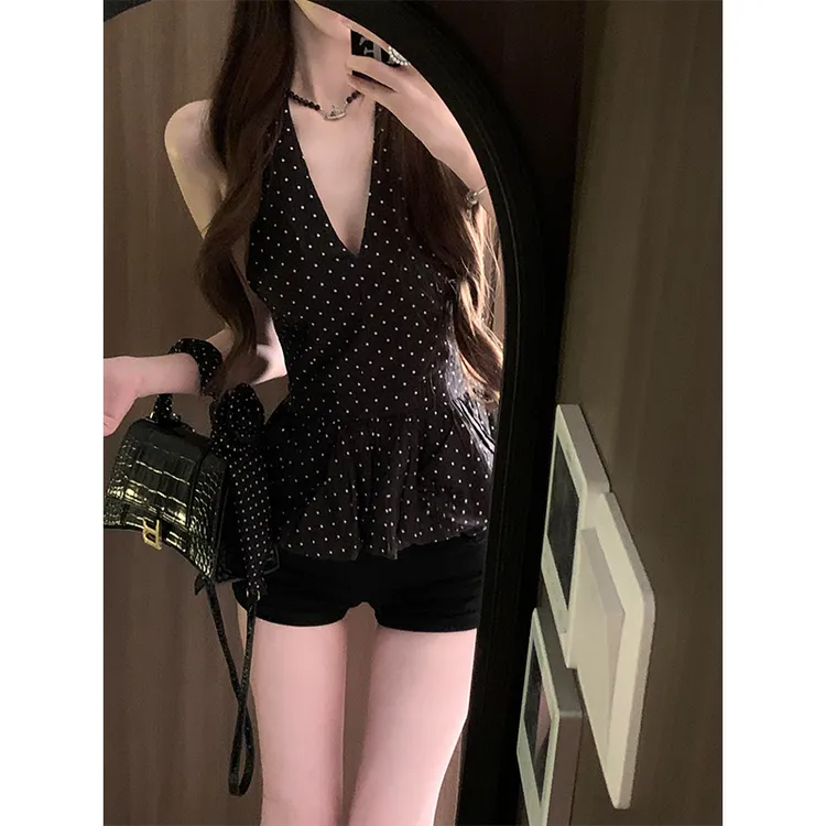 辣妹纯欲挂脖V领波点性感时尚气质设计款上衣百搭显瘦打底短裤女