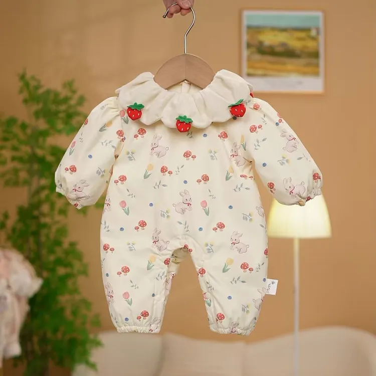 新生儿冬季新款卡通小蘑菇女宝宝哈衣夹棉外出爬服薄棉初冬装衣服