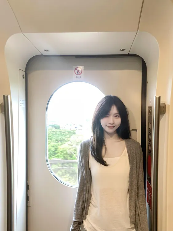 早秋时尚韩系气质高级感内搭百搭开衫休闲牛仔裤轻奢高级小众女装