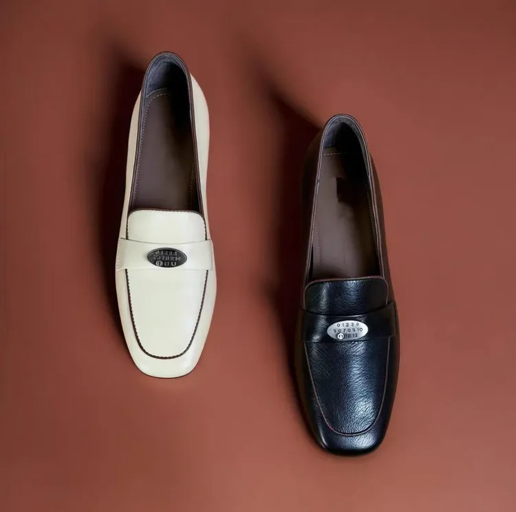 2025秋季新款时尚女士鞋子单鞋舒适百搭软底低跟单鞋