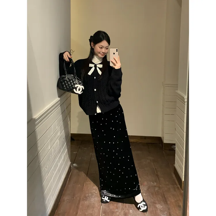 宋正恩11/18 10:00AM上新【黑色波点丝绒高腰长款半身裙】AAS5991-1