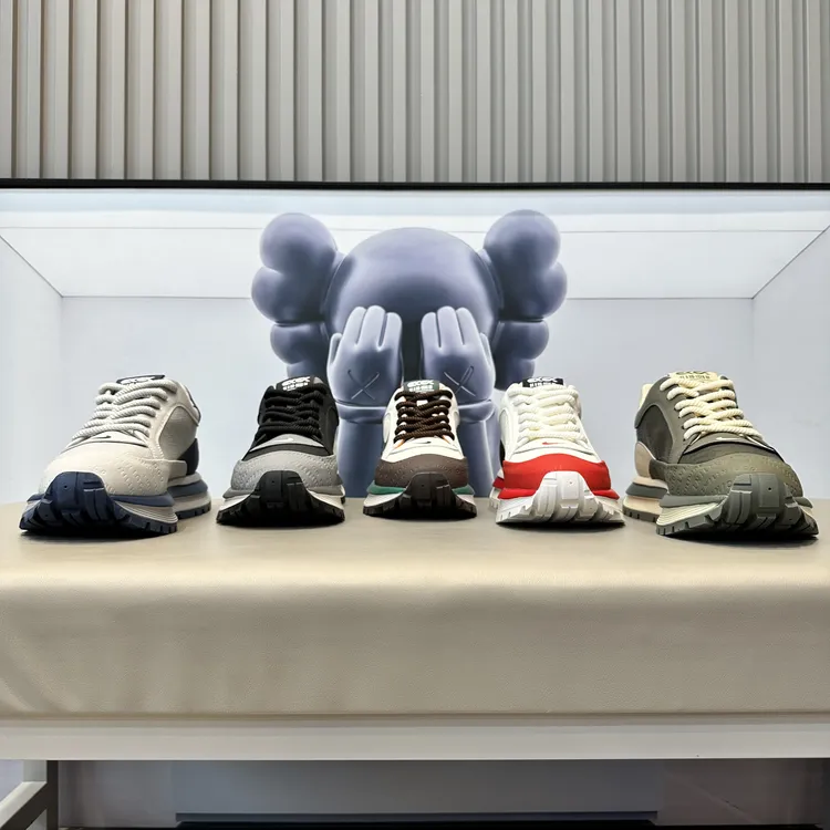 高颜值男鞋2025新款运动鞋时尚百搭潮流款舒适软底软面男士休闲鞋