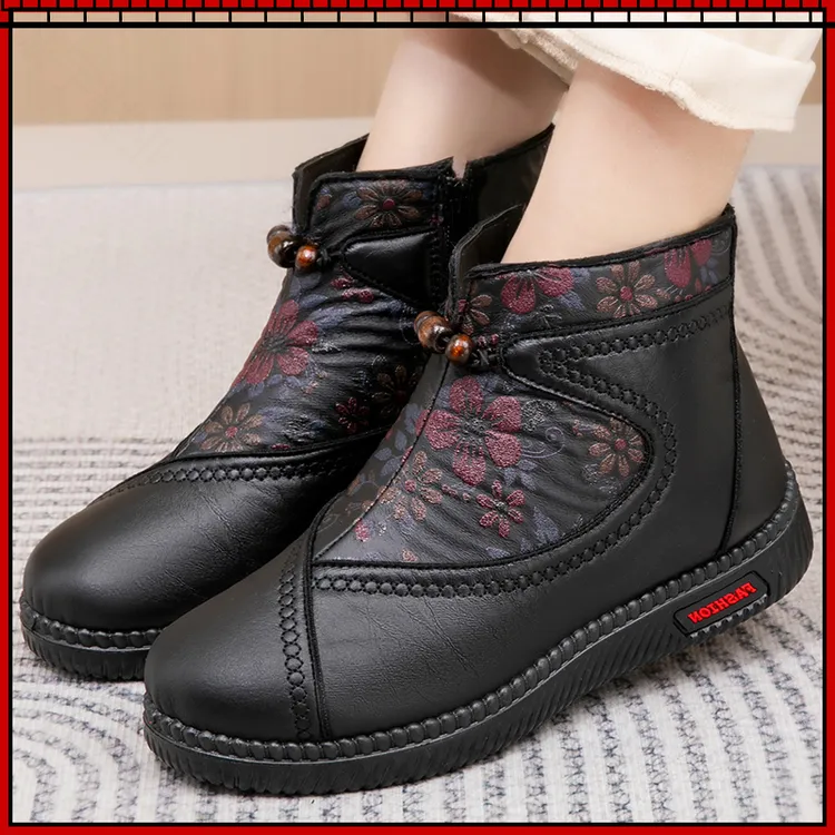 2025秋冬新款中老年防滑保暖软底短靴百搭老太太鞋加绒加厚妈妈鞋