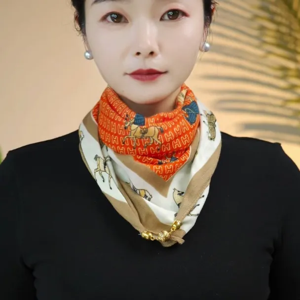 秋冬季冬季新款时尚百搭小金球磁吸扣百搭丝棉围多功能围脖千鸟格