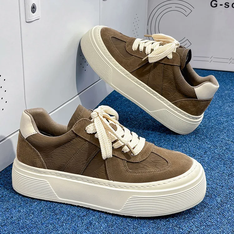 男鞋潮流新款透气休闲鞋百搭厚底舒适轻便秋季纯色净版增高鞋子