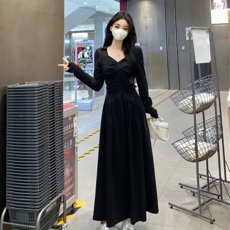2025秋冬大码女装新款法式套头扭结褶皱显瘦长款黑色休闲连衣裙