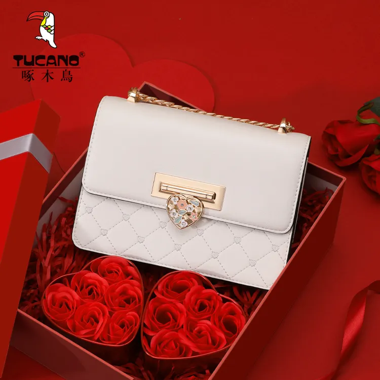 【现货】啄木鸟包包女款爆款2025秋冬新款时尚单肩斜挎百搭爱心女包