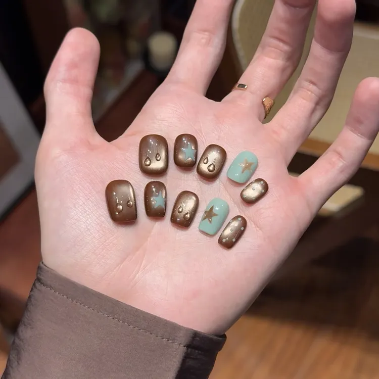 【耶绿奶咖】秋冬新品手绘星星棕猫眼纯手工穿戴甲显白气质美甲