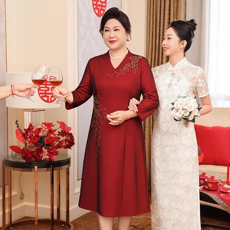 十月份喜婆婆服装洋气喜妈妈婚宴礼服高端轻奢高级感订婚连衣裙子