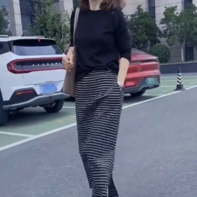 新款时尚百搭上衣条纹半身裙女装