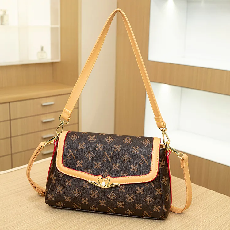 2025流行新款轻奢质感包包时尚斜挎小方包百搭女士印花单肩手提包