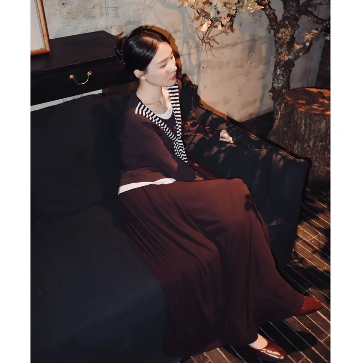 HELA AOMI“无花果半裙”亲肤舒适面料经典竖纹遮肉显瘦半身裙