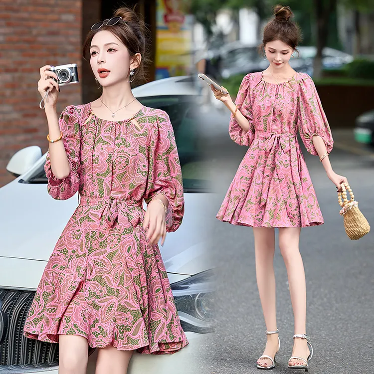 法式气质碎花连衣裙女2025夏季新款小个子系带收腰显瘦中长款裙子