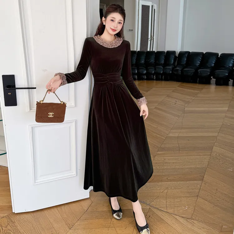 2025秋冬新款法式气质大码收腰显瘦优雅木耳边拼接大摆丝绒连衣裙