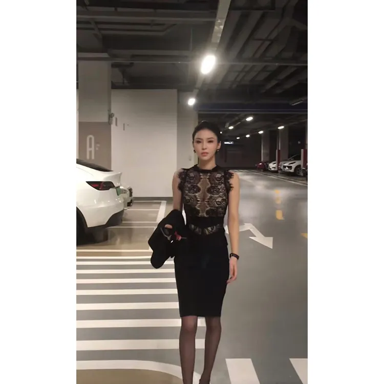 2025夏季新款纯欲性感辣妹风无袖蕾丝拼接连衣裙女收腰显瘦包臀裙