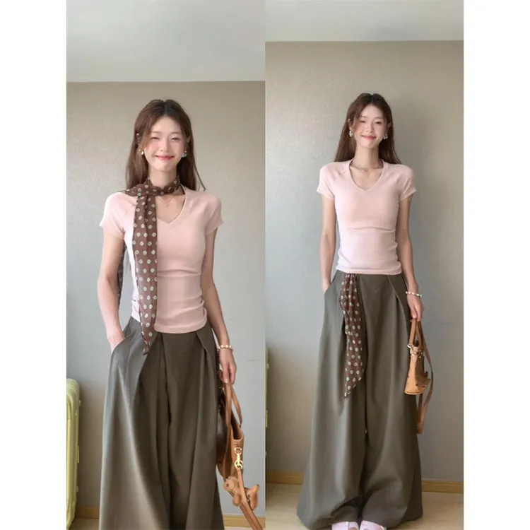 今年流行穿搭女2025新款洋气减龄修身V领短袖T恤显瘦阔腿裤两件套