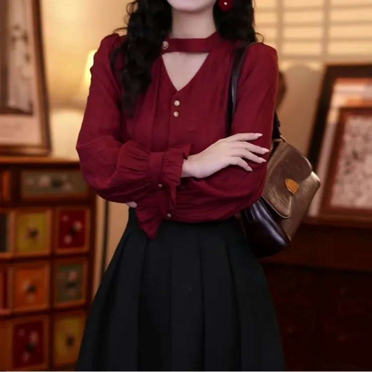 港风复古红色名媛气质长袖v领衬衫2025洋气减龄遮肉显瘦百搭上衣