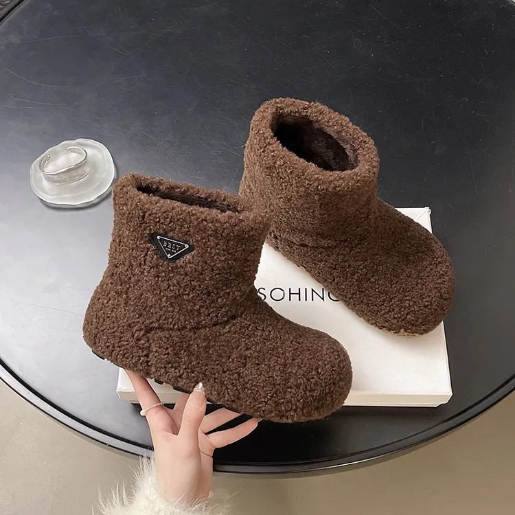 内增高5公分圆头冬季时尚雪地靴短靴平跟毛绒外穿短筒韩版