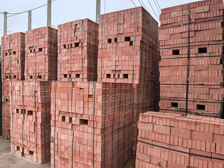 页岩红砖用于建筑砌墙、花园铺地等多功能实用砖