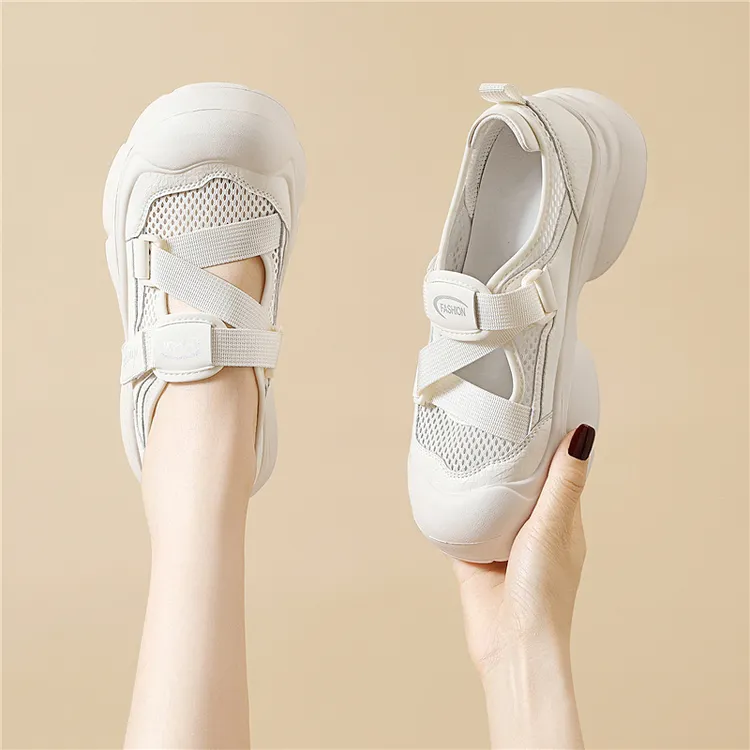 春夏新款包头运动鞋2025时尚休闲鞋单鞋搭扣运动鞋百搭防滑新款女