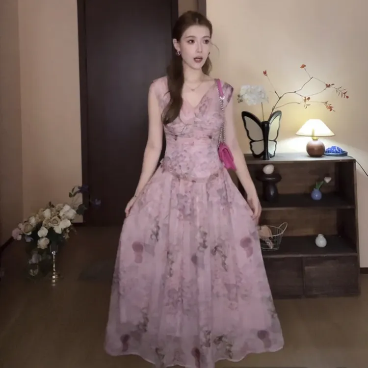 法式温柔风长裙夏季收腰显瘦设计感气质V领粉色碎花无袖连衣裙女