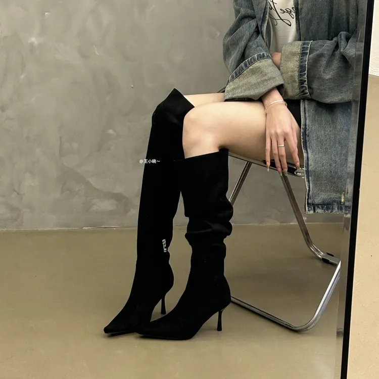 2025年秋冬大筒围弹力瘦瘦靴一靴多穿复古长筒靴时装靴高跟尖头靴