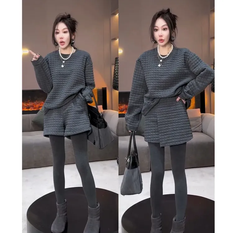 超火一整套2025秋冬新款时尚气质宽松洋气百搭上衣短裤两件套