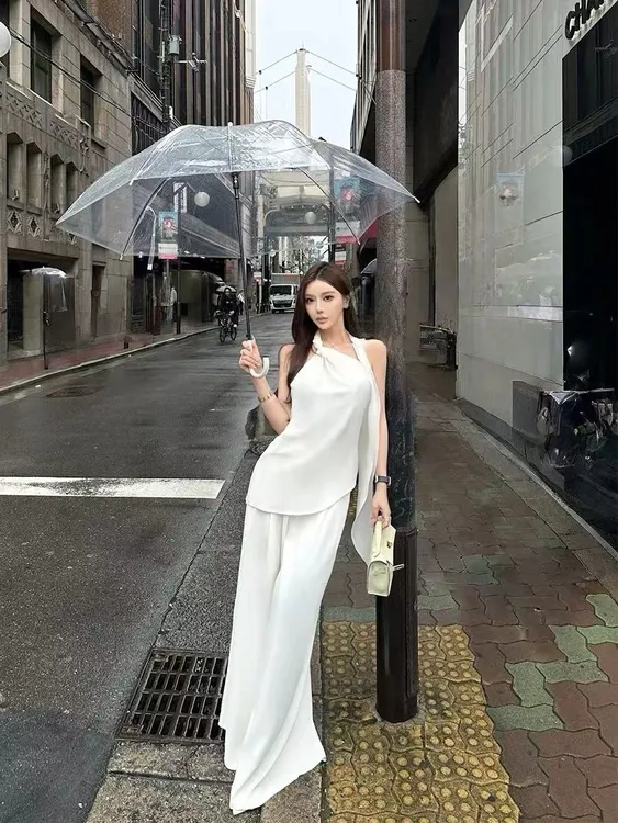 2025新款休闲套装女挂脖一字肩飘带缎面上衣垂感高腰阔腿裤两件套