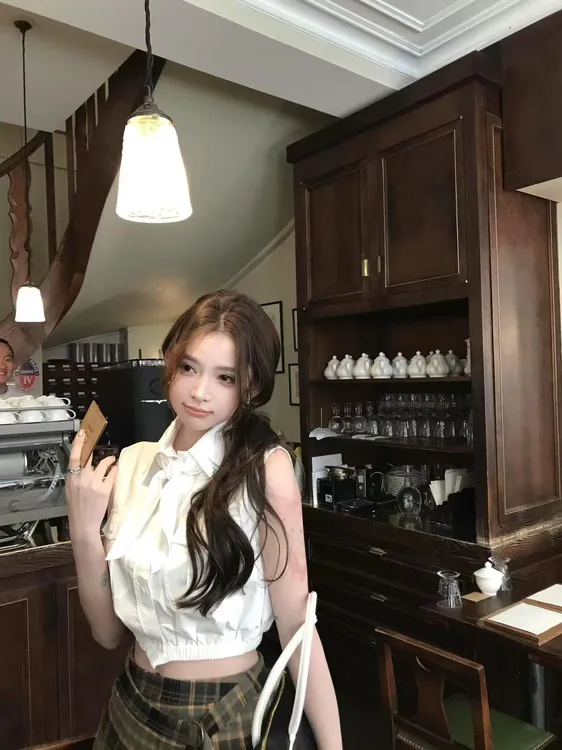 小众纯欲风辣妹系带无袖上衣2025夏季新款百褶格纹半身裙两件套