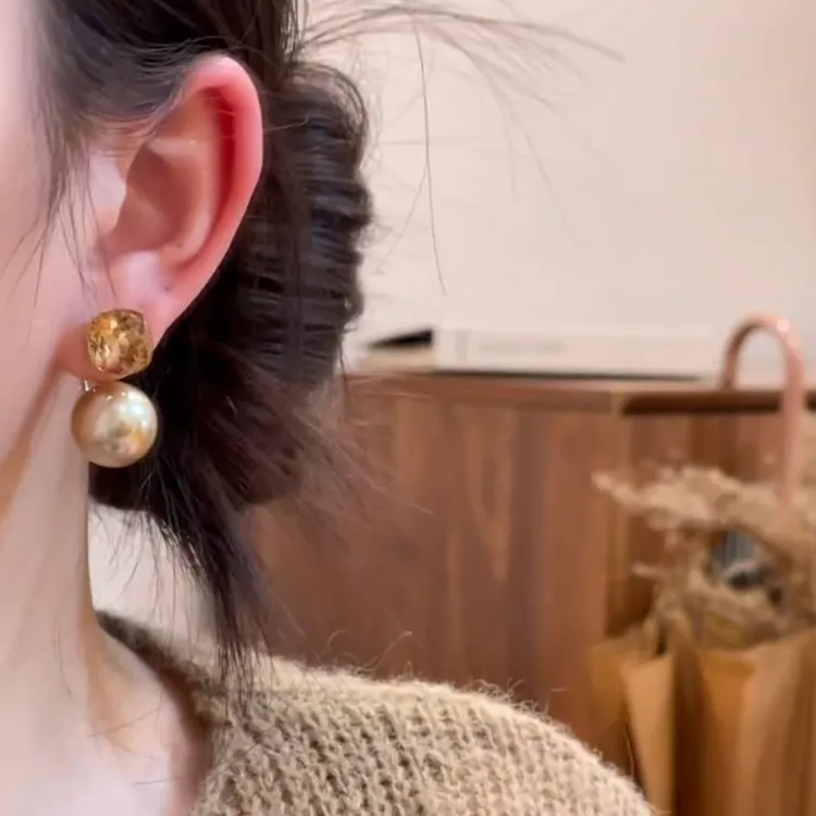 复古轻奢香槟色珍珠锆石耳钉女小众独特设计感圆珠高级感气质