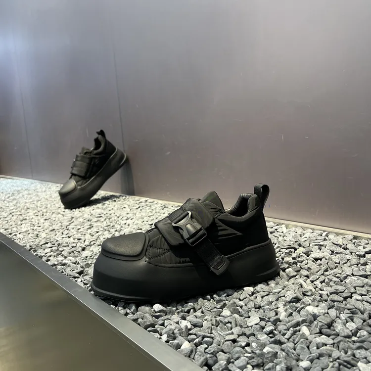 2025广州秋冬新款定制增高厚底大头懒人超轻休闲户外百搭时尚潮鞋