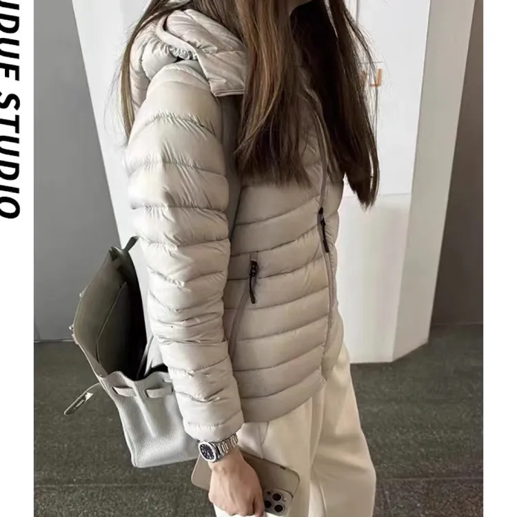 2025新国标90白鸭绒轻薄款修身型羽绒服短款泡芙内胆排骨外套女