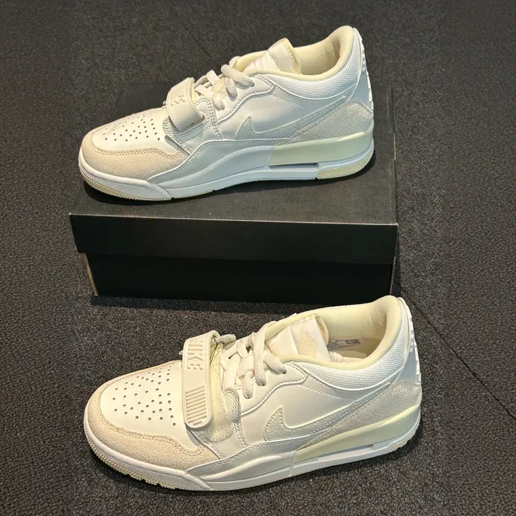 耐克/NIKE女鞋AJ312复古耐磨防滑实战运动篮球鞋白色FQ7827-102