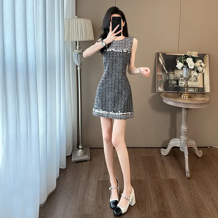 夏季时尚名媛法式富家千金风小香风粗花呢无袖亮片连衣裙女高级感