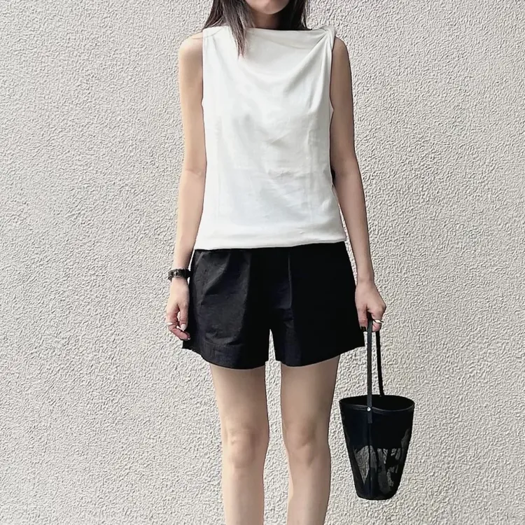 C家修身版型单肩纽结细节百搭棉质夏季无袖上衣背心白色