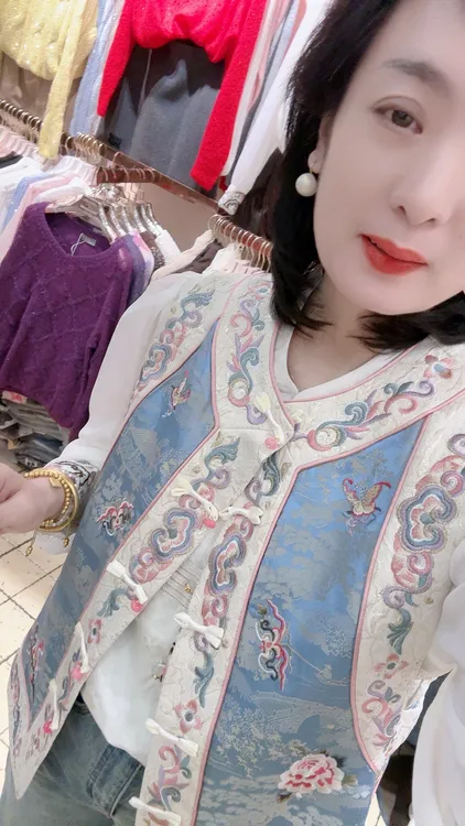 重工刺绣水晶扣马甲