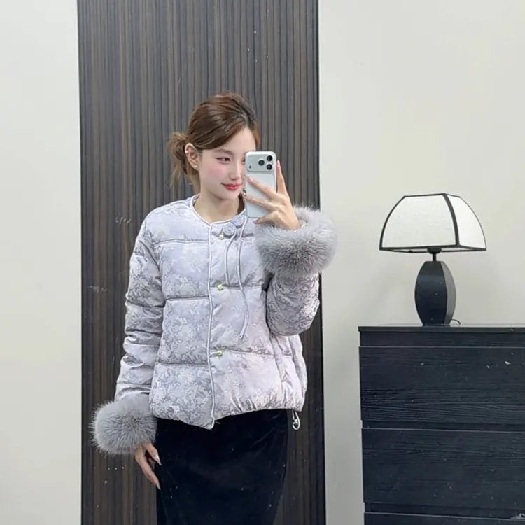 2025新款 新中式国风拼接短款毛毛袖提花盘扣保暖外套冬