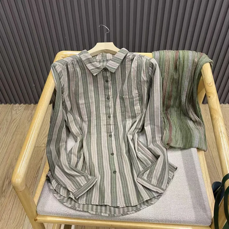 早秋翻领纯棉竖条纹拼色衬衫复古文艺宽松百搭叠穿上衣女C86392